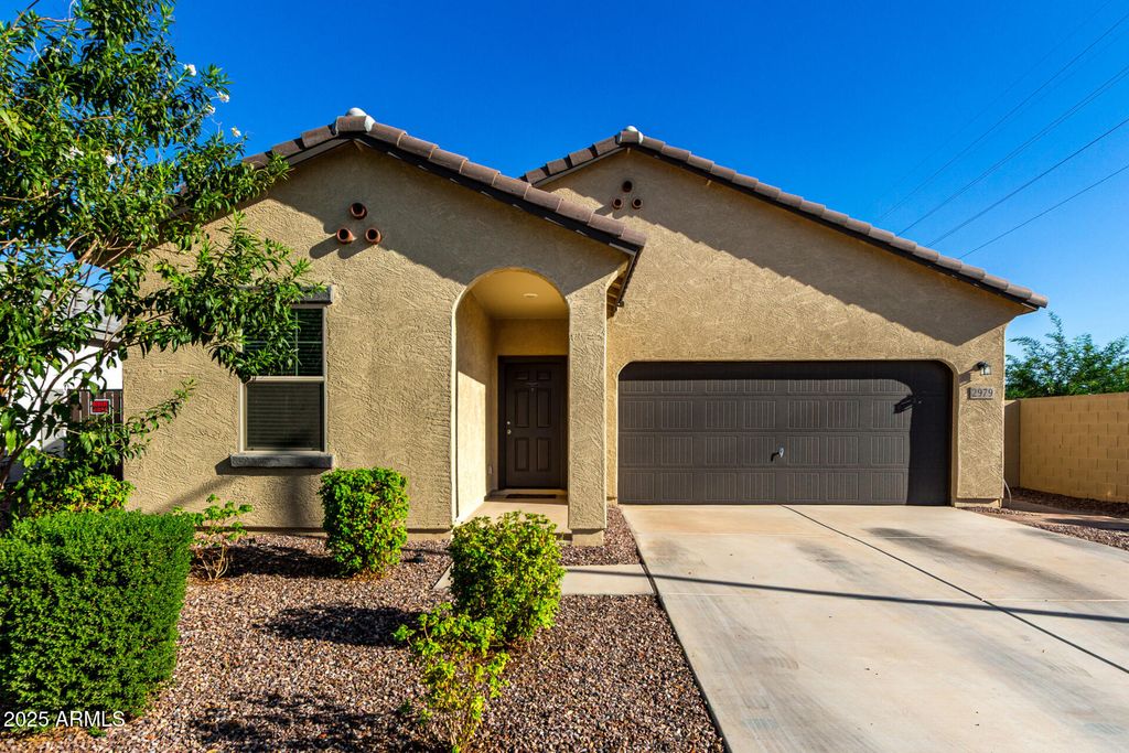 2979 E HOUSTON Drive, San Tan Valley, AZ 85143 — photo 2