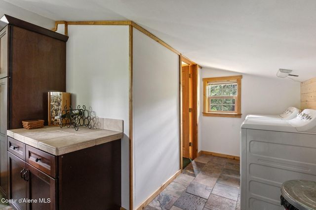 1298 Raven Ridge Rd, Sandpoint, ID 83864