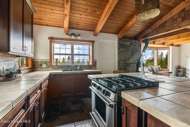 1298 Raven Ridge Rd, Sandpoint, ID 83864