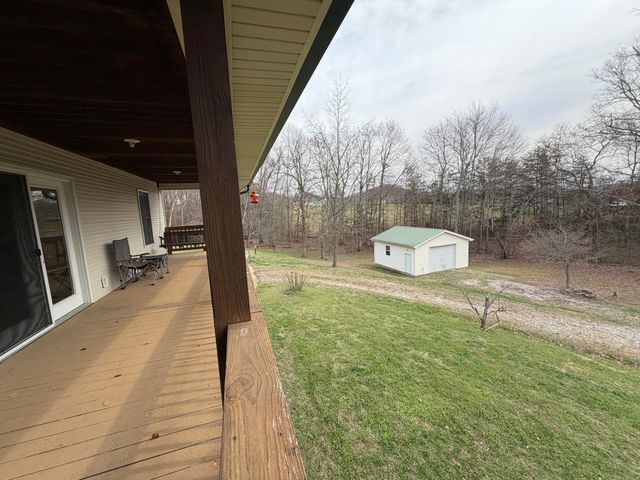 130 Forest Lake Drive, Jeffersonville, KY 40337