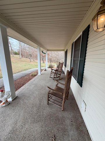 130 Forest Lake Drive, Jeffersonville, KY 40337