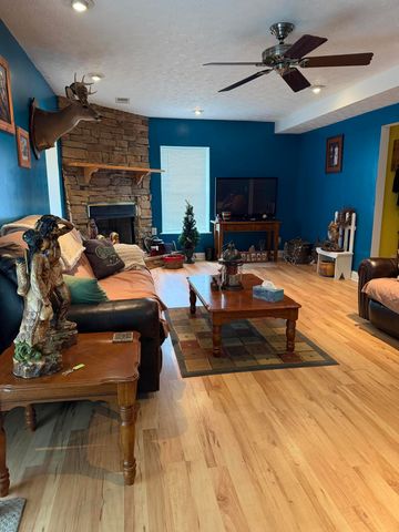 130 Forest Lake Drive, Jeffersonville, KY 40337