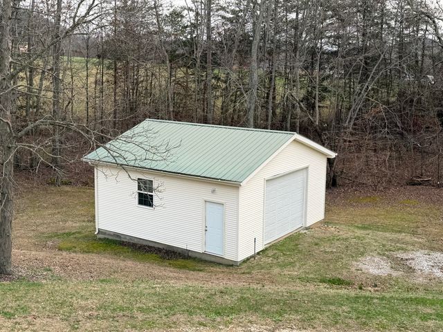 130 Forest Lake Drive, Jeffersonville, KY 40337