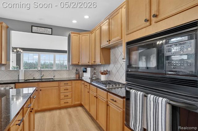 3060 Exeter Drive, Milford, MI 48380