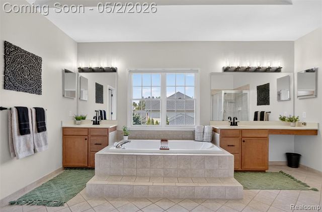 3060 Exeter Drive, Milford, MI 48380