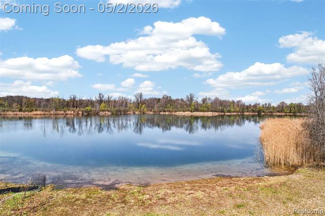 3060 Exeter Drive, Milford, MI 48380