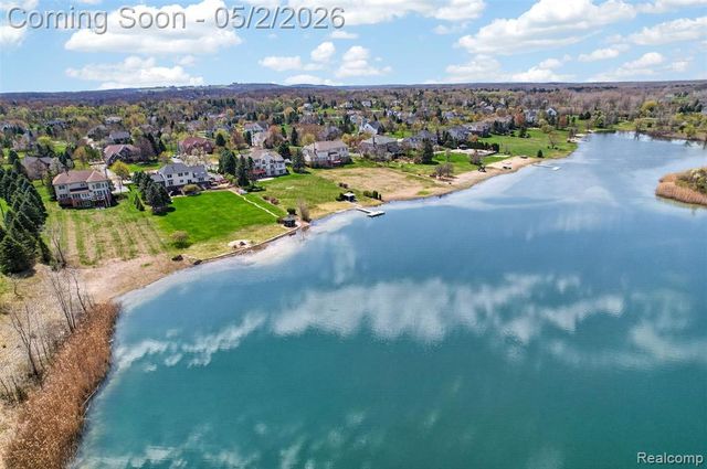 3060 Exeter Drive, Milford, MI 48380