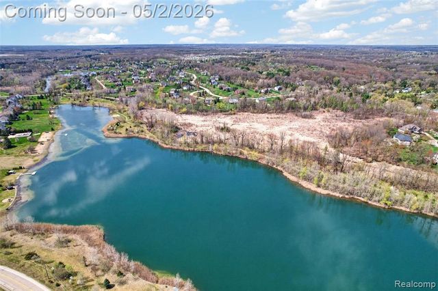 3060 Exeter Drive, Milford, MI 48380