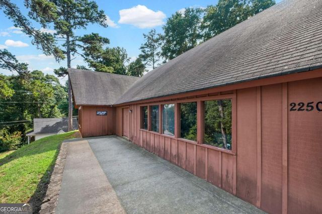 2455 Hawk Creek Trail, Cumming, GA 30041