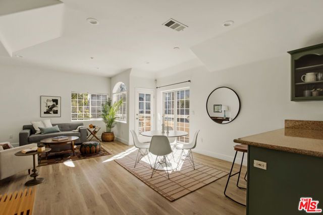 1201 Viola Avenue 113, Glendale, CA 91202