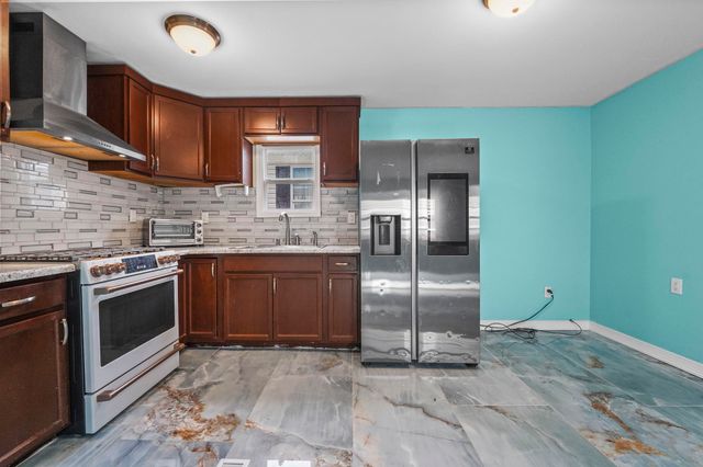 21 HELEN DR, Moonachie, NJ 07074