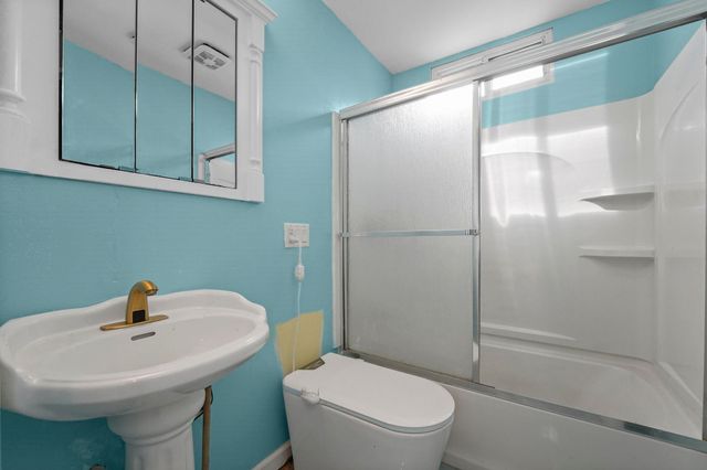 21 HELEN DR, Moonachie, NJ 07074