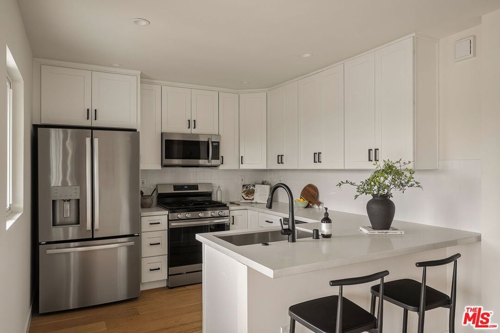 Image 13 of property listing at 1509 N Avenue 56, Los Angeles, CA 90042