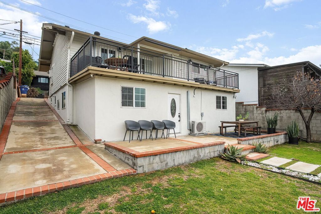 Image 20 of property listing at 1509 N Avenue 56, Los Angeles, CA 90042