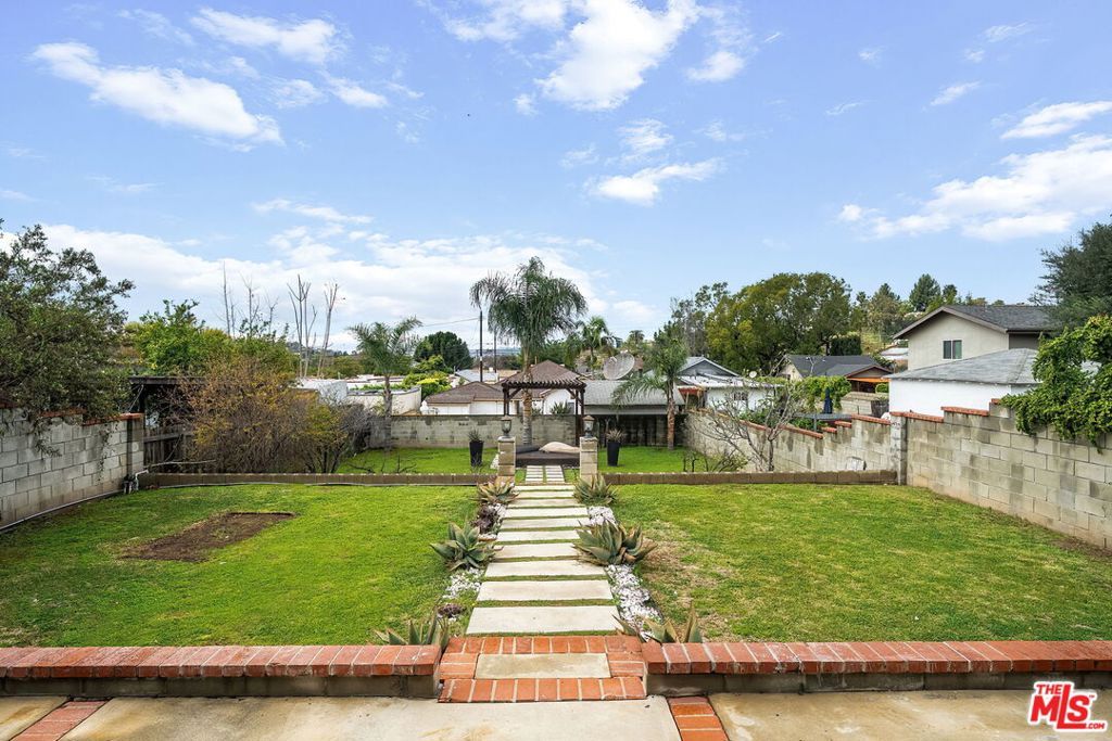 Image 27 of property listing at 1509 N Avenue 56, Los Angeles, CA 90042