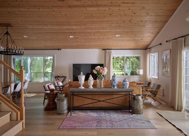 195-247 Fisher Ln, Sonoma, CA 95476