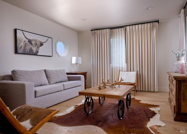 195-247 Fisher Ln, Sonoma, CA 95476