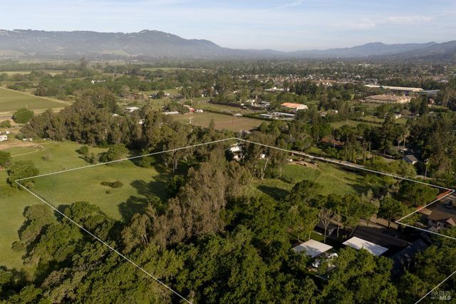 195-247 Fisher Ln, Sonoma, CA 95476