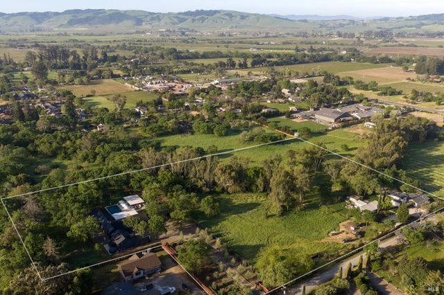 195-247 Fisher Ln, Sonoma, CA 95476