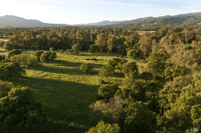 195-247 Fisher Ln, Sonoma, CA 95476