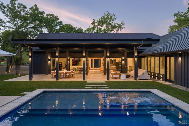 195-247 Fisher Ln, Sonoma, CA 95476