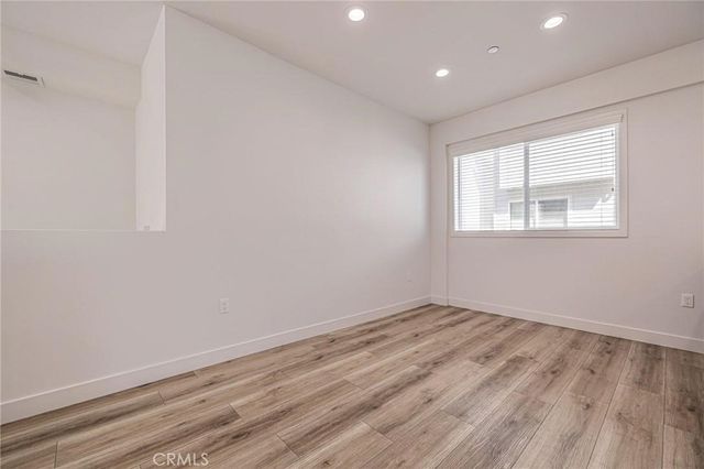 14662 W Sara Lane, Panorama City, CA 91402