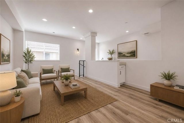 14662 W Sara Lane, Panorama City, CA 91402