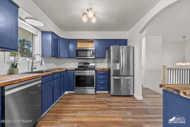 2810 Gillam Circle, Anchorage, AK 99517