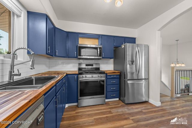 2810 Gillam Circle, Anchorage, AK 99517