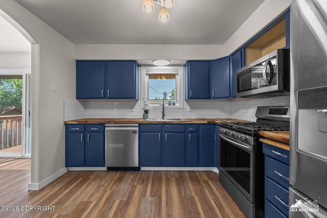 2810 Gillam Circle, Anchorage, AK 99517
