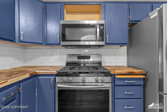 2810 Gillam Circle, Anchorage, AK 99517
