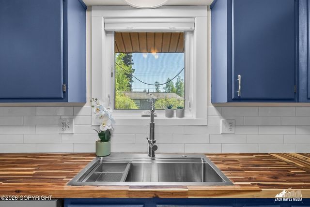 2810 Gillam Circle, Anchorage, AK 99517