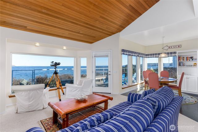 190 Diamond Shore Lane, Sequim, WA 98382