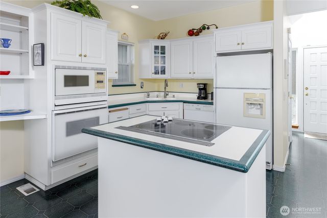 190 Diamond Shore Lane, Sequim, WA 98382