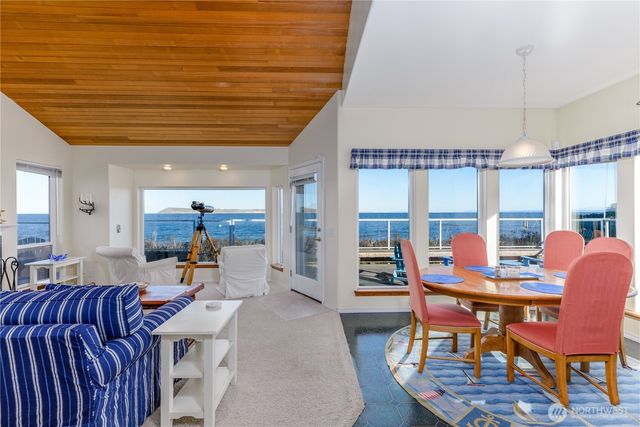 190 Diamond Shore Lane, Sequim, WA 98382