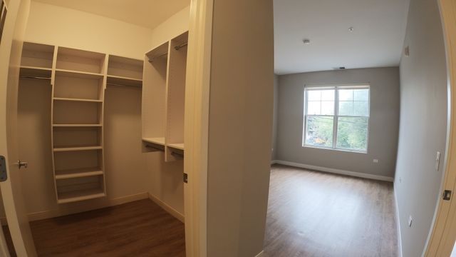 229 Park Avenue 208, Clarendon Hills, IL 60514