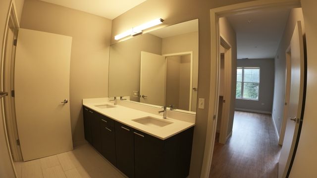 229 Park Avenue 208, Clarendon Hills, IL 60514