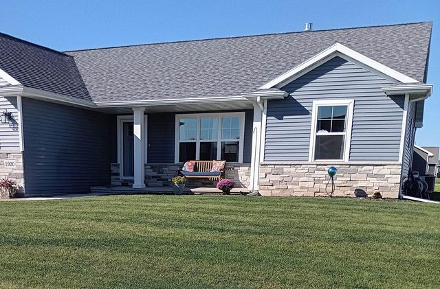 1920 WHITE DOVE LANE, Kaukauna, WI 54130
