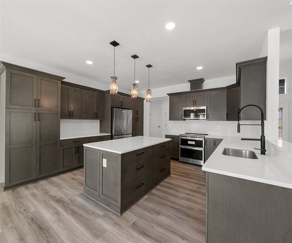 8561 Cobblestone Drive, Newport, MI 48166