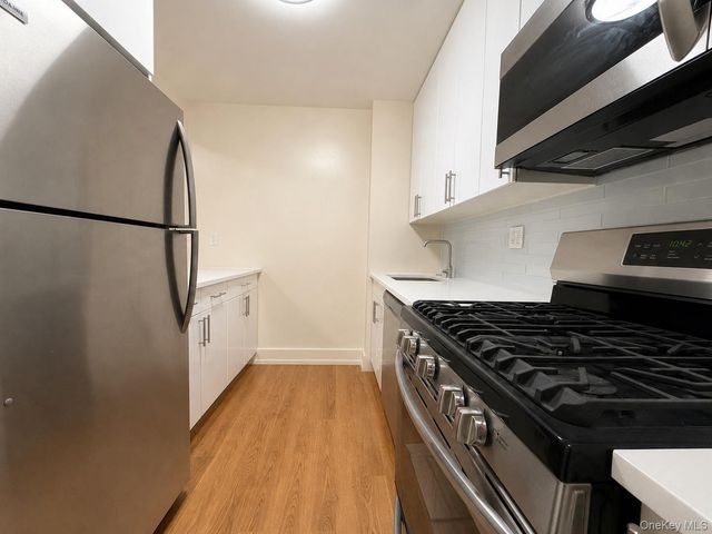142-20 Franklin Avenue 3R, Flushing, NY 11355