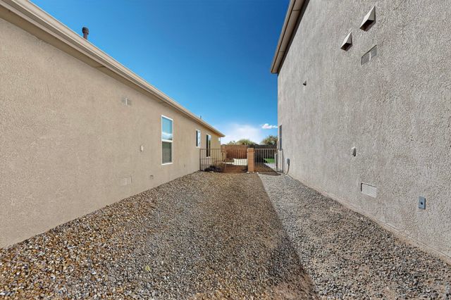 3705 Lucid Meadows Drive NE, Rio Rancho, NM 87144