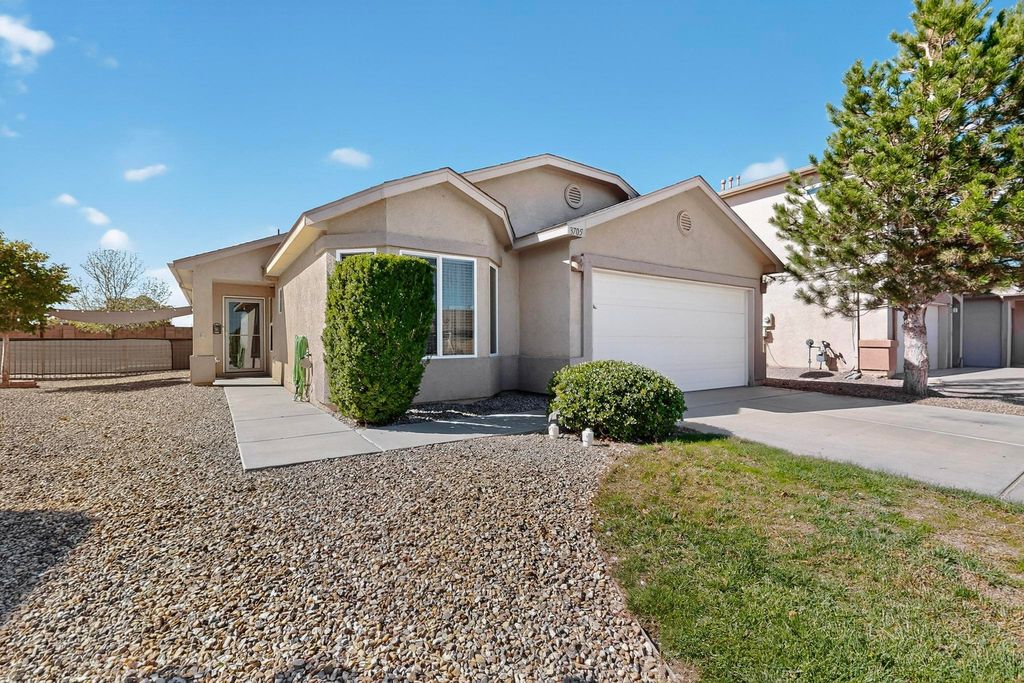 3705 Lucid Meadows Drive NE, Rio Rancho, NM 87144