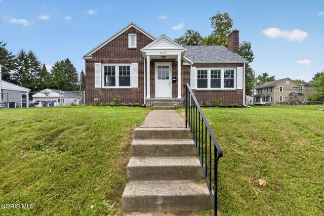 1447 Craigwood Road, Toledo, OH 43612