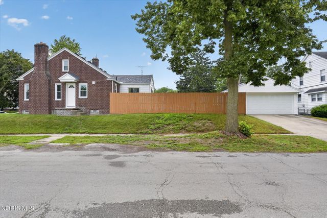 1447 Craigwood Road, Toledo, OH 43612