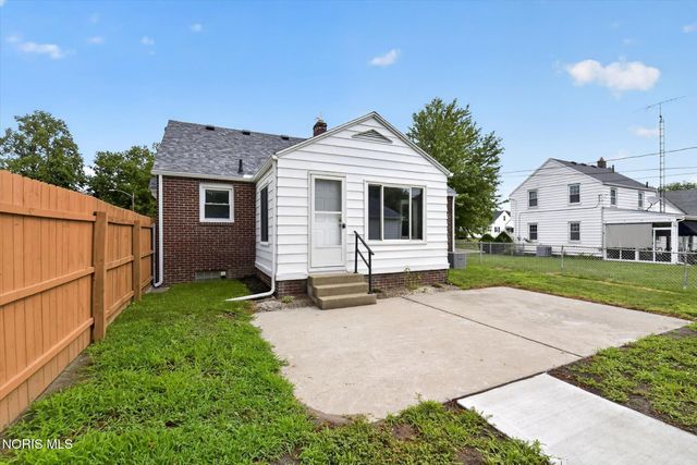 1447 Craigwood Road, Toledo, OH 43612