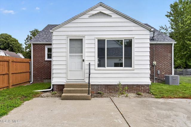 1447 Craigwood Road, Toledo, OH 43612