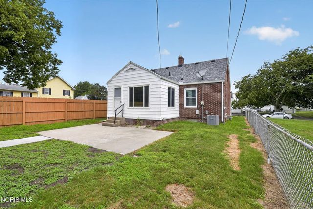 1447 Craigwood Road, Toledo, OH 43612