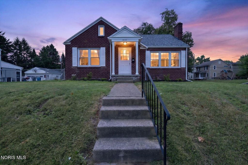 1447 Craigwood Road, Toledo, OH 43612
