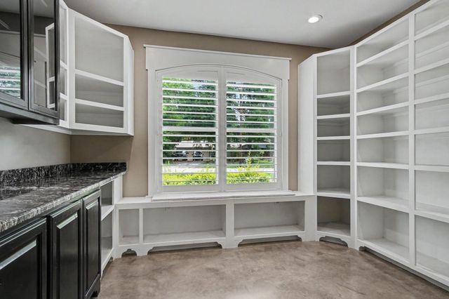184 Bridgepoint, Onalaska, TX 77360