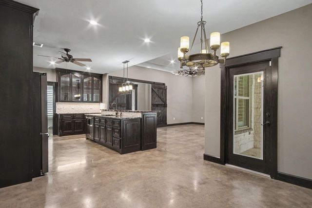 184 Bridgepoint, Onalaska, TX 77360